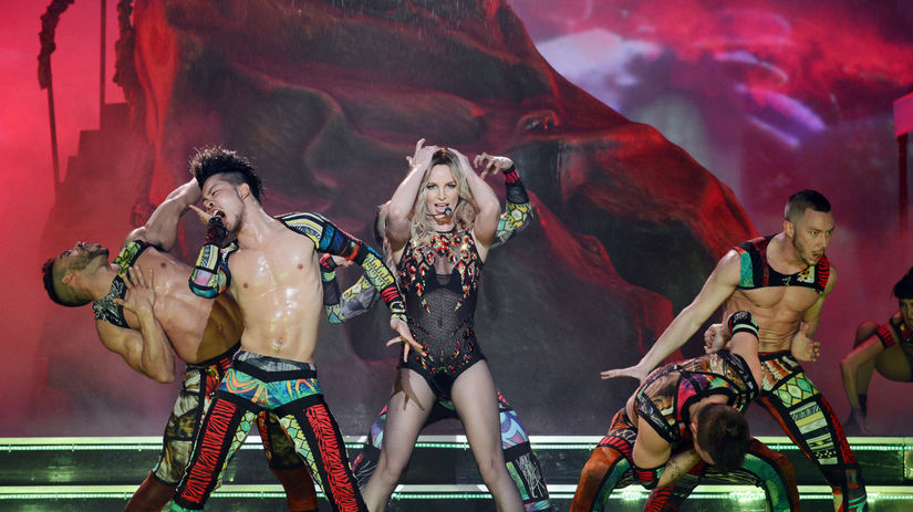 Záber zo šou speváčky Britney Spearsovej -...