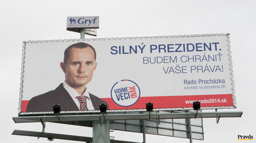 Radoslav Procházka vyšiel s bilbordami už v lete.