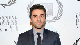 Herec Oscar Isaac.