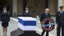 Ariel Šaron, Izrael, Šimon Peres