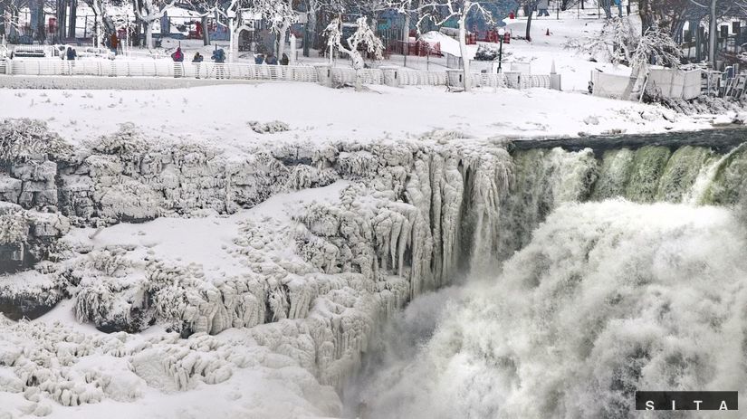 V zamrznutých prúdoch vody možno hľadať rôzne...