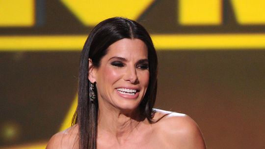 Herečka Sandra Bullock si prevzala cenu za...