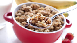 Vlčí hlad a depka cez PMS? Prekabáťte ich správnou stravou