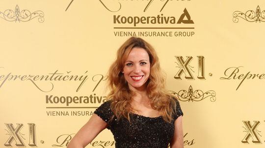 Rok 2014: Herečka Diana Mórová v trblietavej...