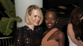 Sarah Paulson (vľavo) a jej kolegyňa z filmu 12 rokov otrokom - Lupita Nyong'o
