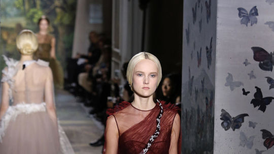 Prehliadka Valentino Couture - jar-leto 2014 -...