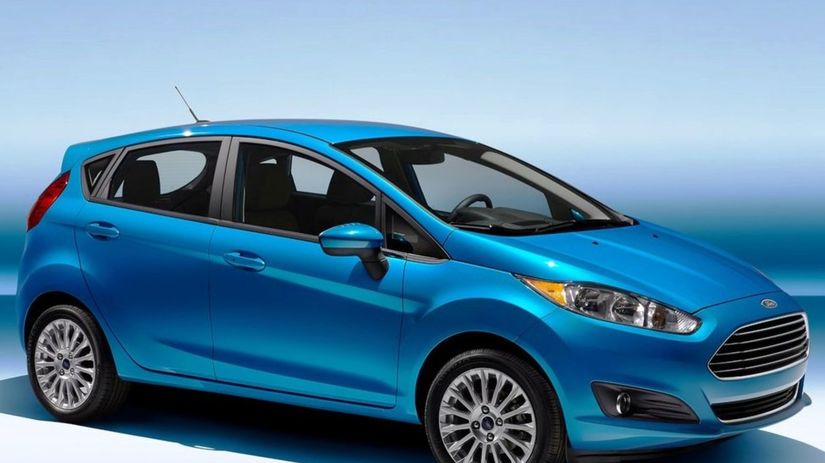 Ford Fiesta si síce druhú priečku udržal,...