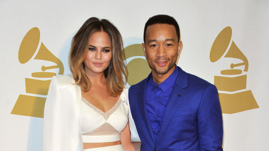 Modelka Chrissy Teigen a jej manžel John Legend.