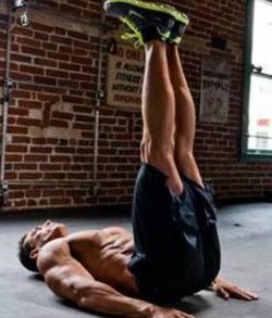 Cvik na posilnenie brušných svalov.