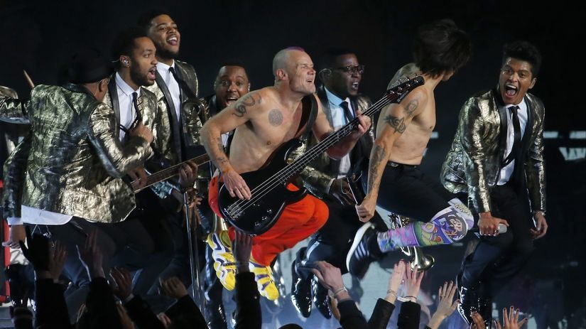 Red Hot Chili Peppers a Bruno Mars