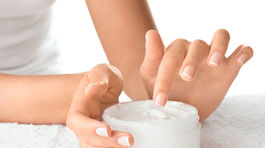 Chladnejšie počasie si žiada zmeny pre pleť: 5 rád, ako jej prospejete!