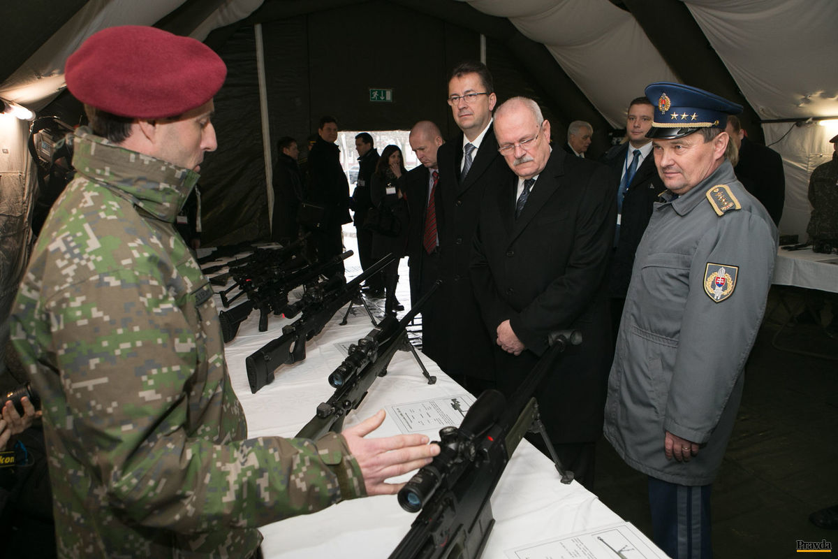 Prezident Ivan Gašparovič a minister obrany...