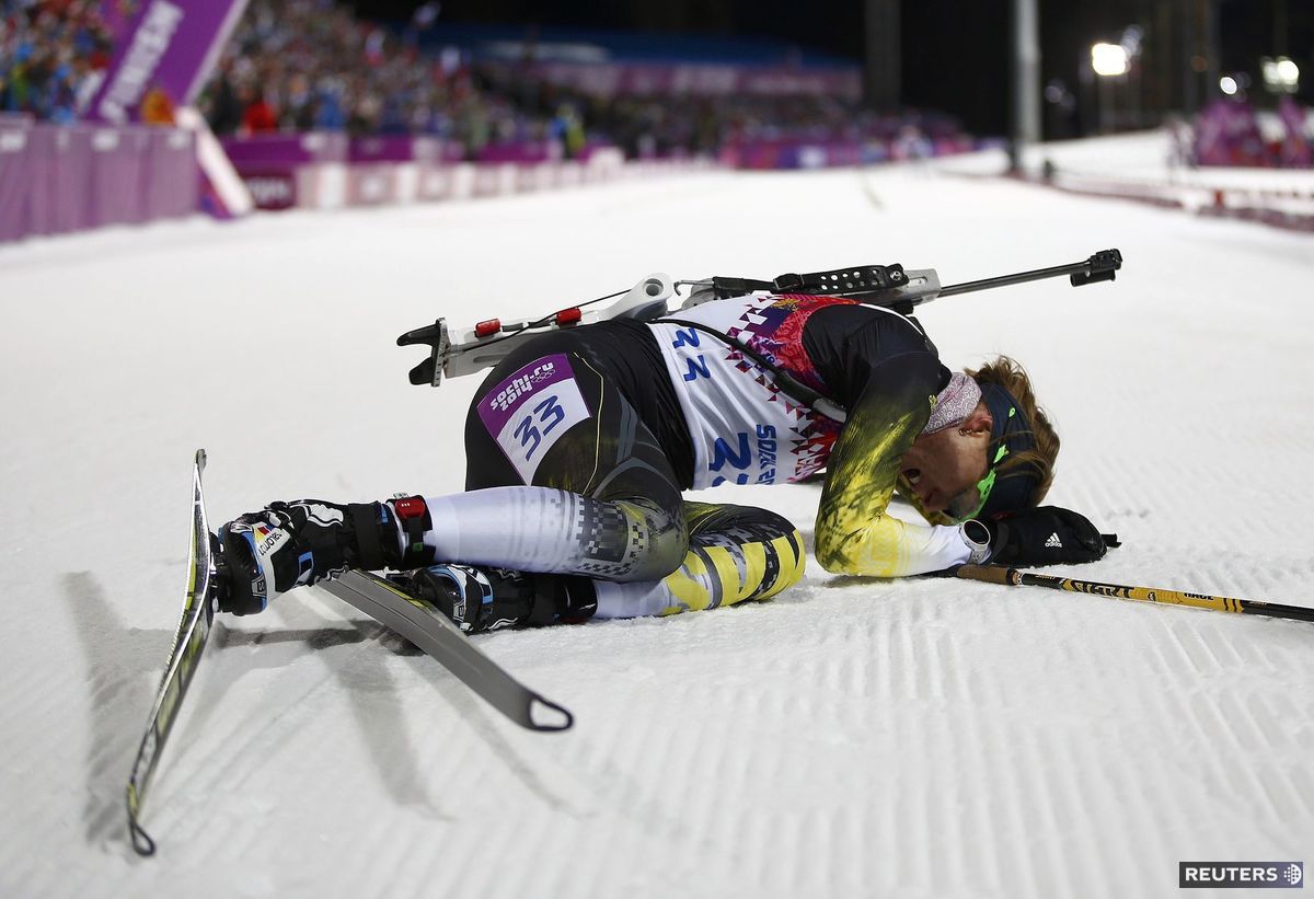 Vyčerpaná Anastasia Kuzminová v cieli na ZOH...