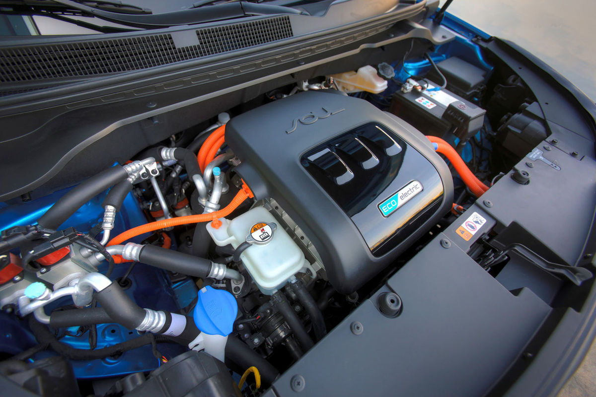 Elektromotor s výkonom 82 kW čerpá energiu z...