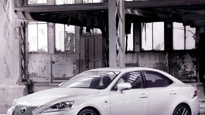 Lexus IS