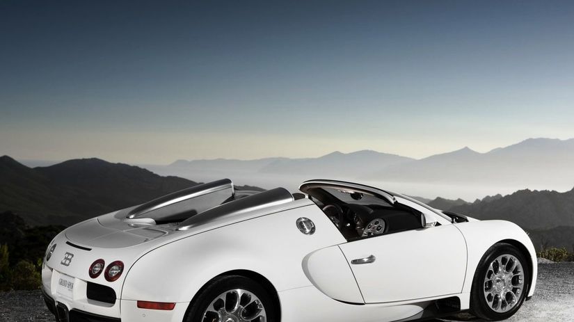 V roku 2009 prišiel na rad Veyron Grand Sport s...