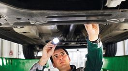 DEKRA Report 2014: Rebríček spoľahlivosti ovládli nemecké prémiové autá. Za nimi sú Japonci