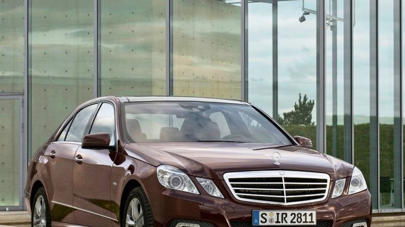 Mercedes-Benz triedy E si zas odniesol ocenenie...