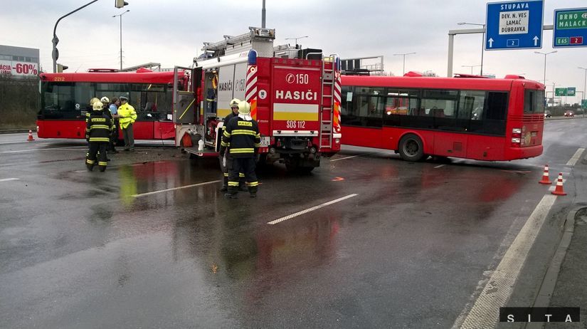 Lamač, Bratislava, nehoda, autobus, hasiči