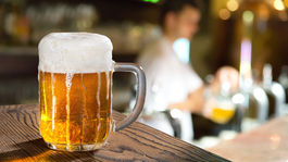 Dokonale vychladené pivo za pár minút? Tento trik vás veru prekvapí