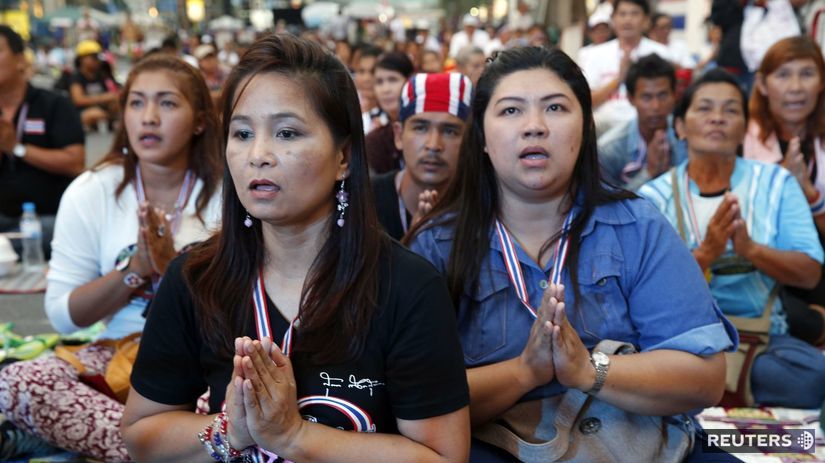 Thajsko, Jinglak Šinavatrová, demonštranti,...
