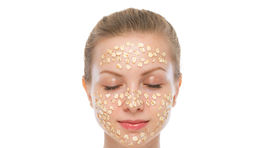 Ovsené vločky pomáhajú kráse. Bojujú s akné aj suchou pokožkou