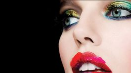 Divoké farby aj jemné pastely - v líčení môžete skúsiť oboje