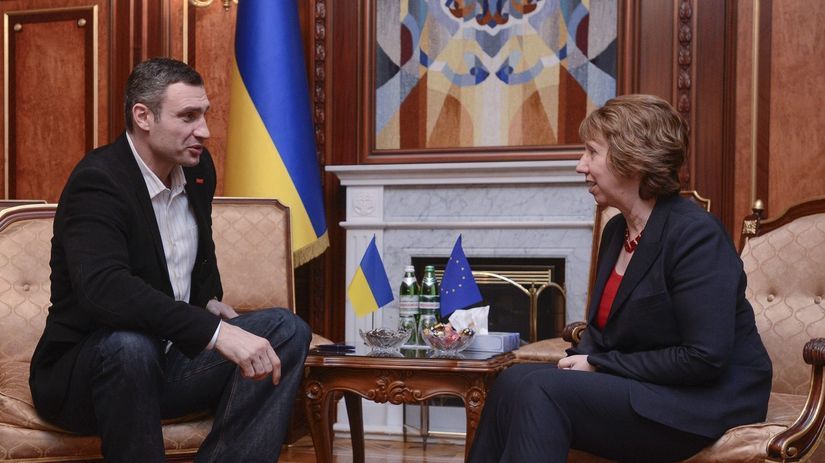 Predseda strany UDAR Vitalij Kličko so šéfkou...