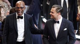 Herec Samuel L. Jackson (vľavo) a nominovaný Leonardo DiCaprio.