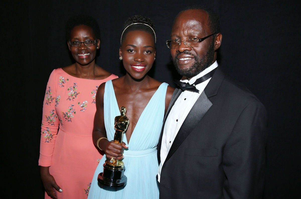 Herečka Lupita Nyong'o pózuje so svojimi...