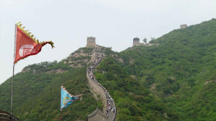 Čínsky múr je každý rok cieľom mnohých turistov.