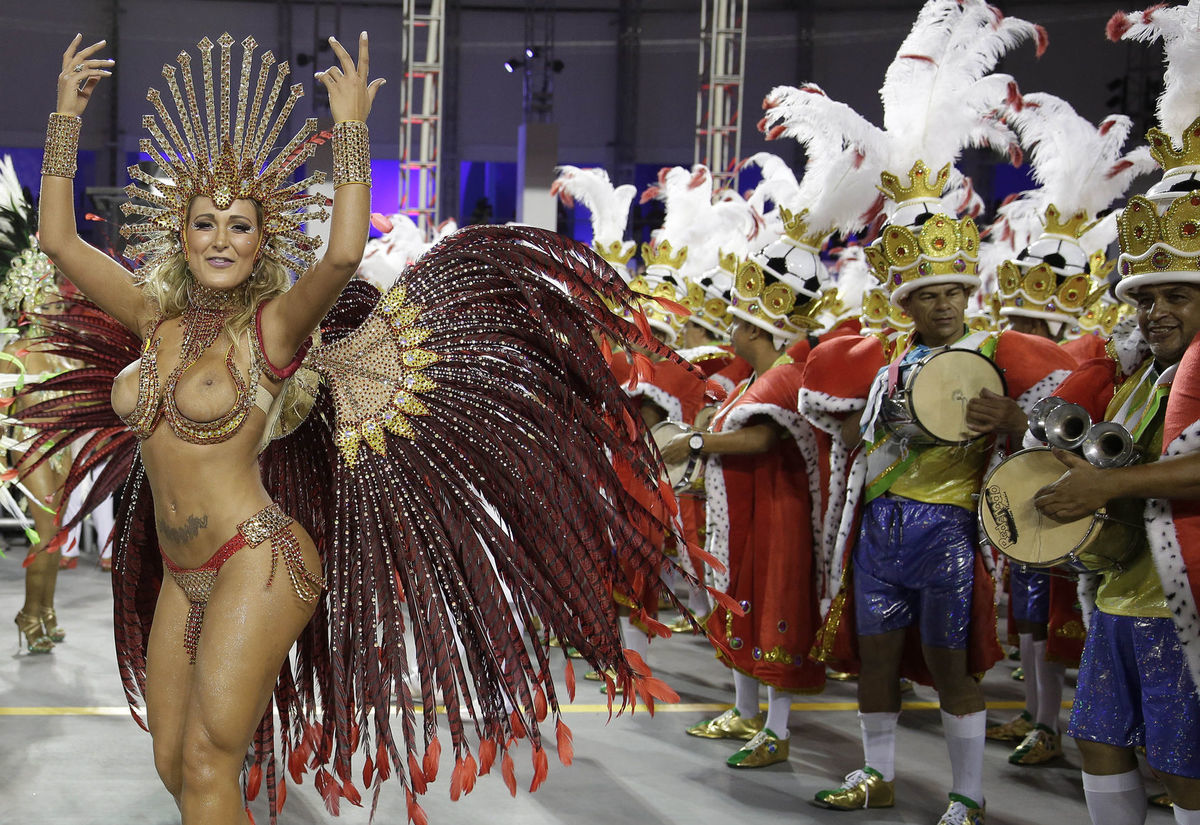 порно на карнавале бразилия фото 99