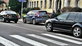 Veľká zmena na priechodoch. Brzdiť budeme už pri blížiacom sa chodcovi