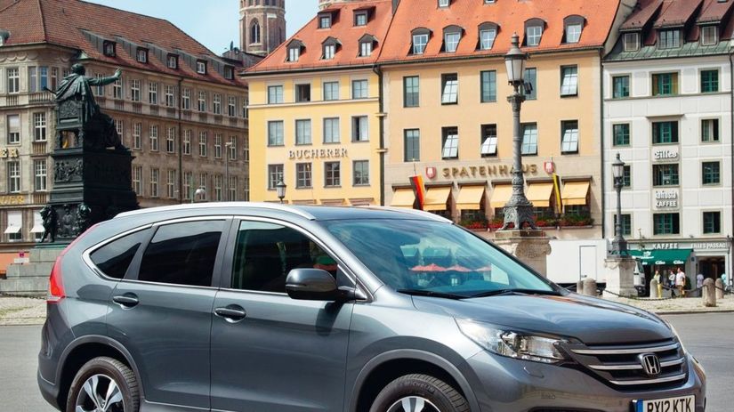 Emisie CO2 klesli výrazne aj v triede SUV....