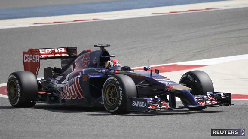 Ruský talent Daniil Kvjat v monoposte Toro Rosso.