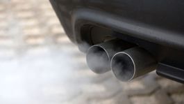 Elektromobily sú menej ekologické ako naftové autá, tvrdí štúdia