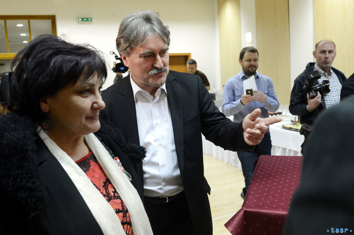 Kandidát na prezidenta SR Gyula Bárdos s...