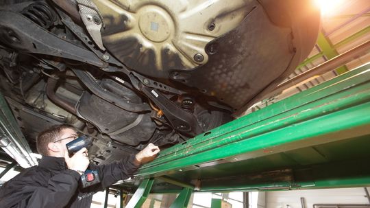 stk, emisna kontrola, servis, auto, nádrž,...