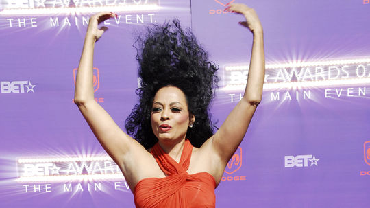 Diana Ross prichádza na slávnostný ceremoniál...