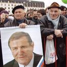 demonštranti, Vladimír Mečiar, plagát, Prezidentský palác