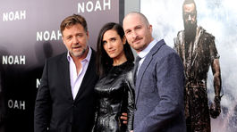 Herec Russell Crowe stvárnil Noeho, herečka Jennifer Connelly jeho biblickú manželku. 