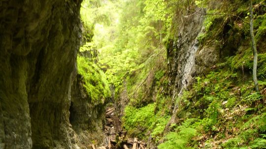 Už žiadna tragédia! Turistom musia zvýšiť opatrnosť na Glackej ceste v Slovenskom raji