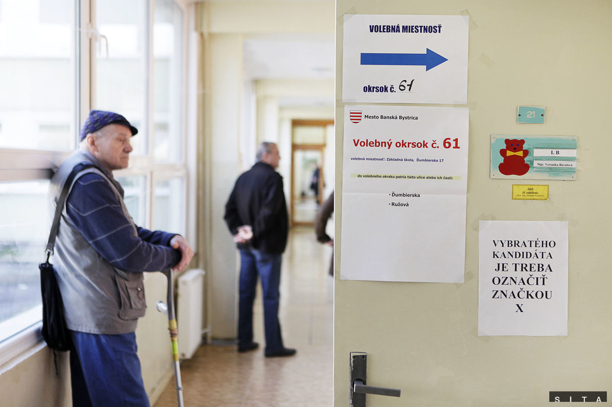 Atmosféra otvorenia volebných miestností v...