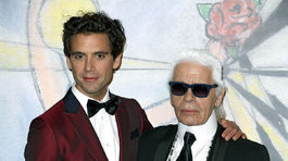 Libanonský spevák Mika (vľavo) a dizajnér Karl Lagerfeld.
