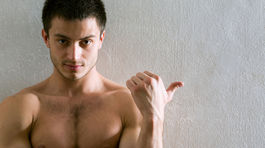 Uf, s takýmto chlapom sa predsa nedá vydržať!