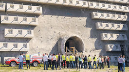 Výstavba najdlhšieho tunela sa začína