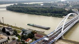 Polícia prehľadávala miesto, kde našli v Bratislave zabitú mladú Violu