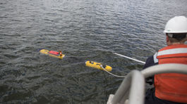 Pri Austrálii možno našli vyplavené trosky z hľadaného lietadla