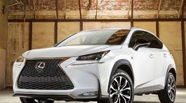 Lexus NX: Nový crossover odhaľuje podrobnosti