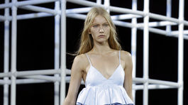 Modelka v kolekcii Alexander Wang Jar 2014.